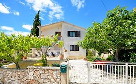 Apartment Milka With Sea View