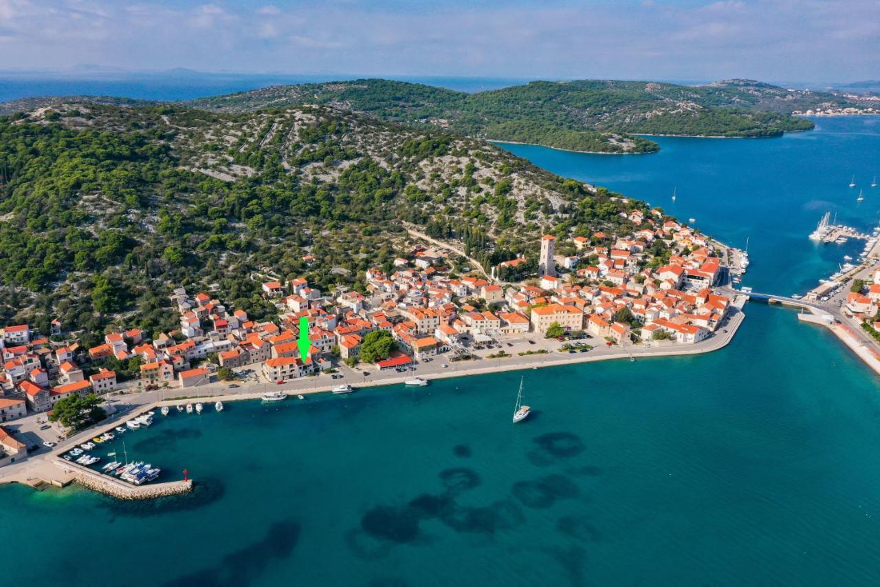 Apartment Milka With Sea View Tisno Exterior foto